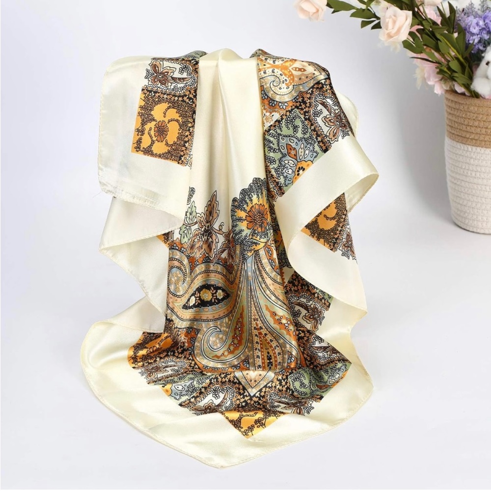 Silky Large square scarf